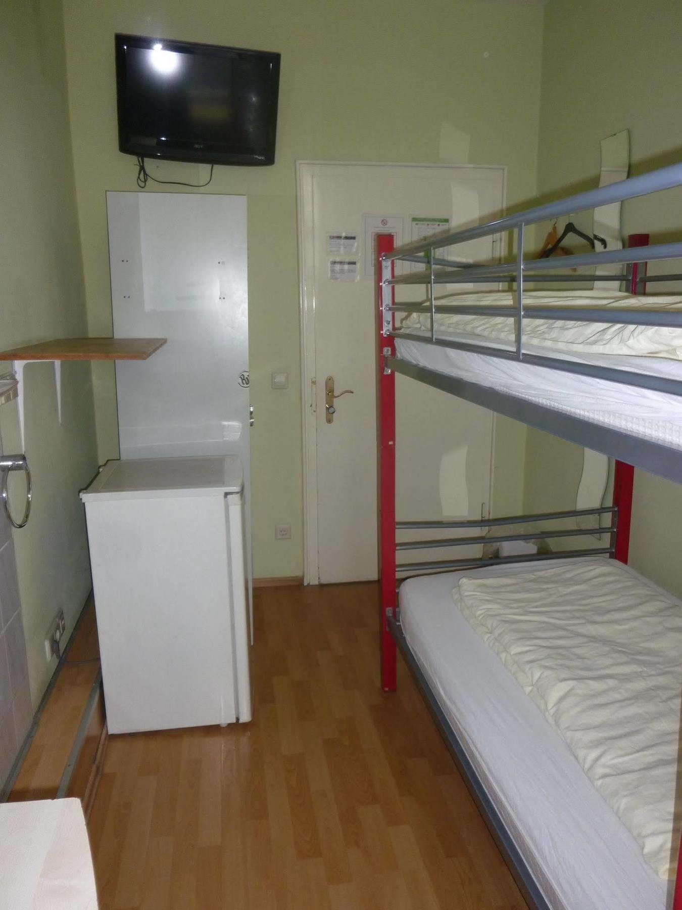 Buch-ein-bett Hostal
